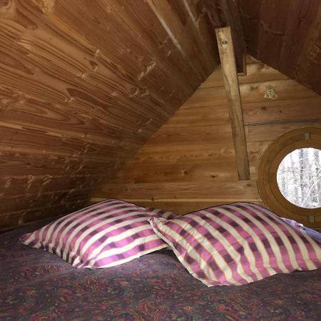 La Cabane Aux Secrets - Au Milieu De Nulle Part Outines Екстер'єр фото