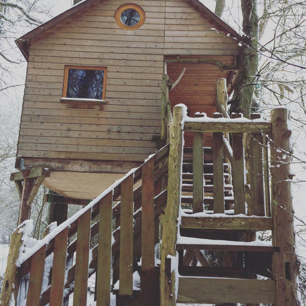 La Cabane Aux Secrets - Au Milieu De Nulle Part Outines Екстер'єр фото